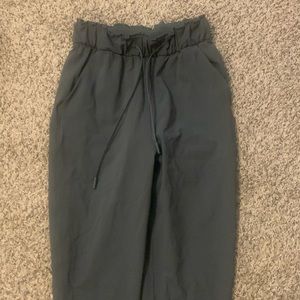 Lululemon joggers size 0 green